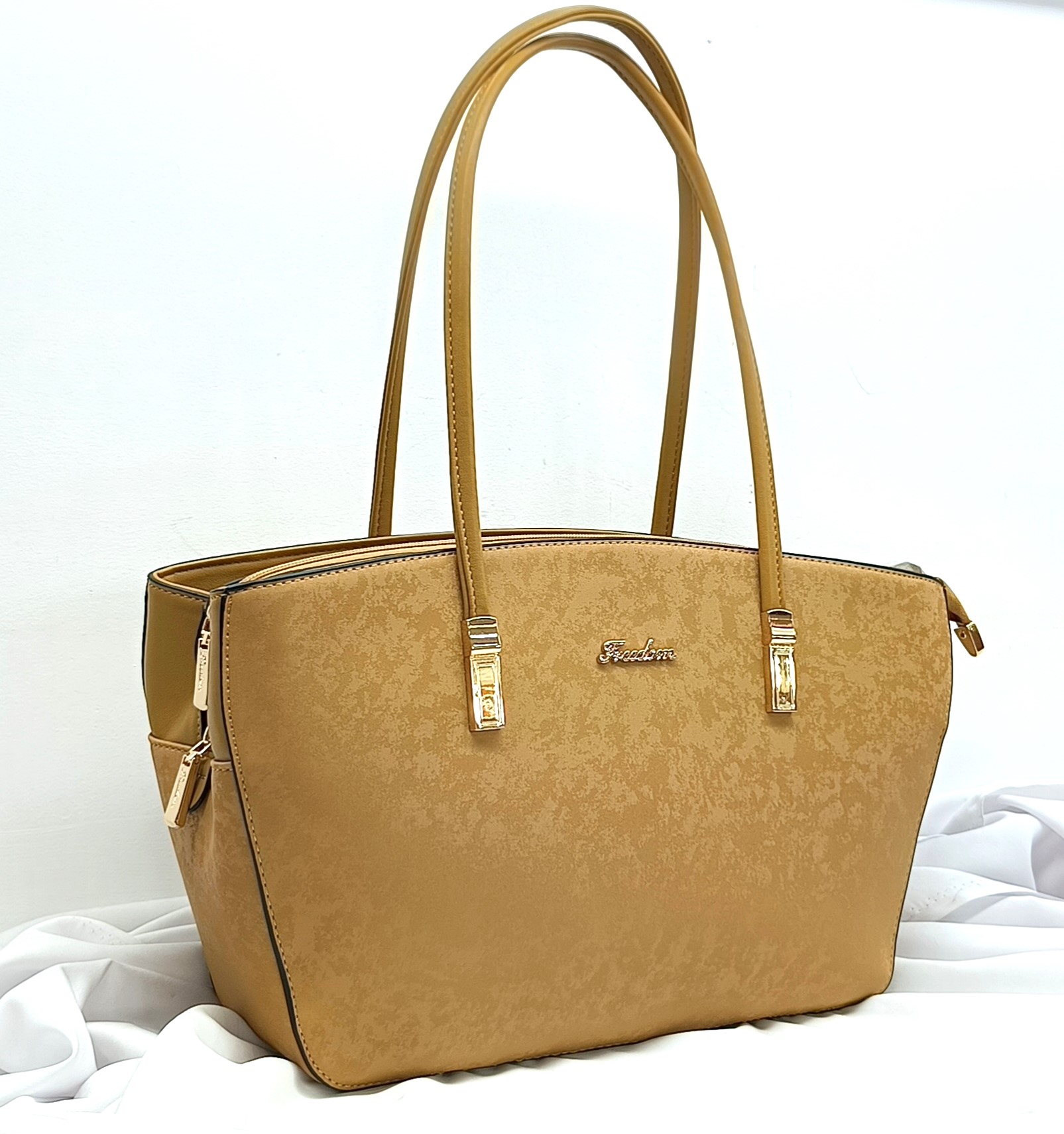 Best ladies leather hand bags