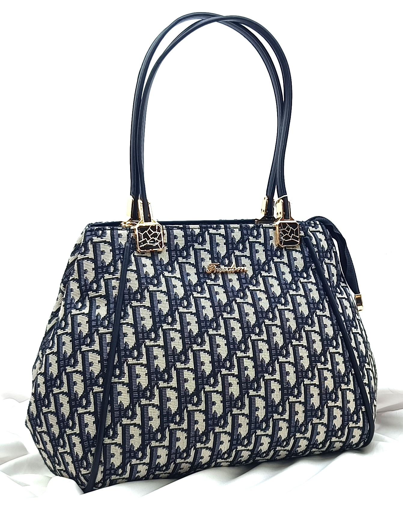 Fashionable printed bags